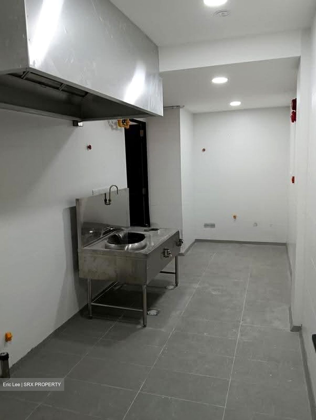 Yio Chu Kang Road (D19), Shop House #630592871